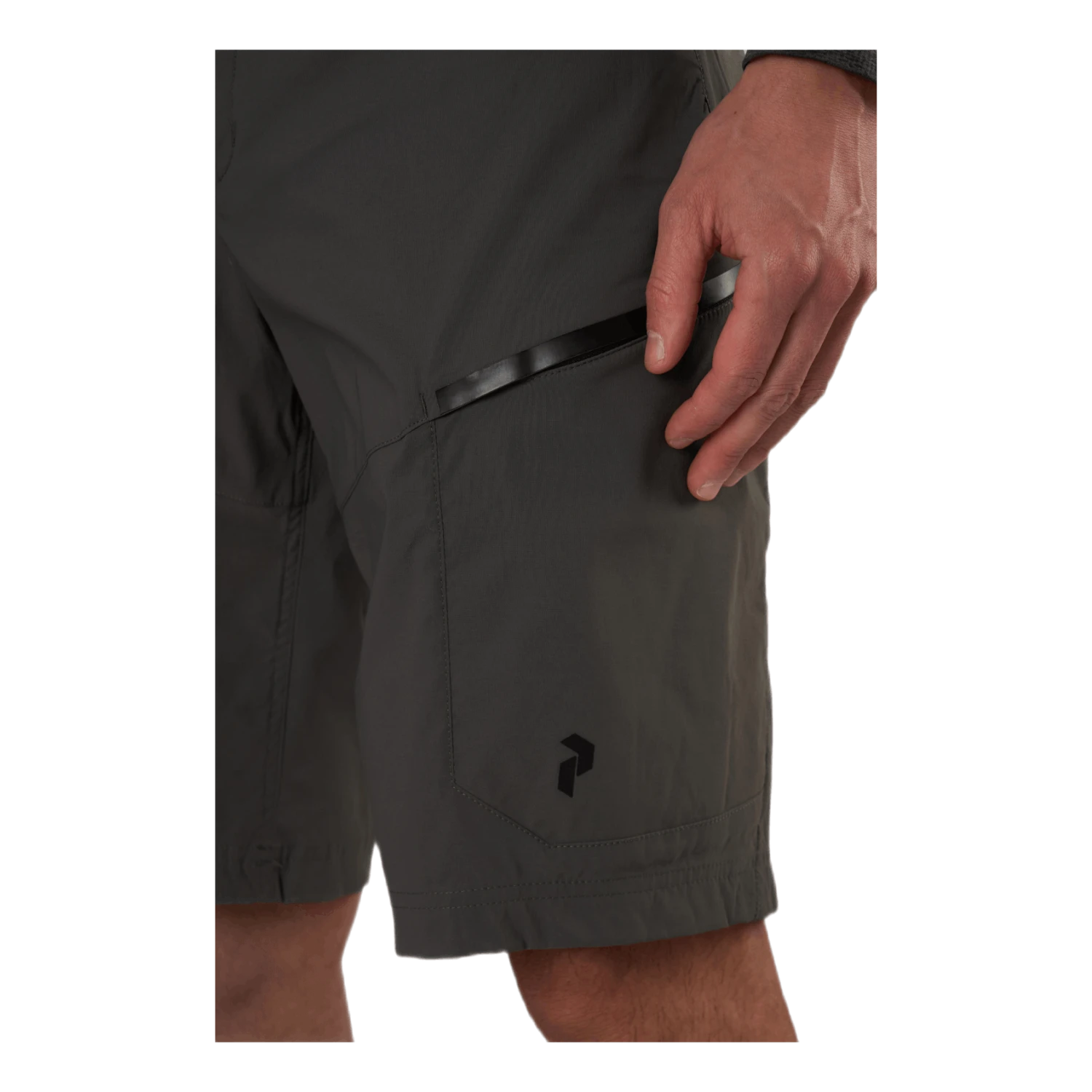 Peak Performance Iconiq Cargo Shorts Green - Image 5